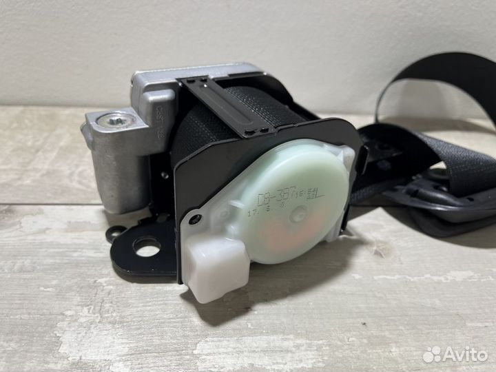 Ремень безопасности задний LX 570 LC200