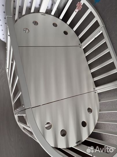 Детская кроватка с маятником круг/овал +матрасы