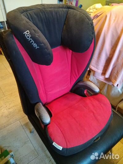 Кресло Romer черно-красное (15-36 кг)