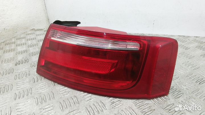 Фонарь задний правый Audi A5 8T 2009 8T0945096B