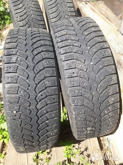 Bridgestone Blizzak Spike-01 195/65 R15