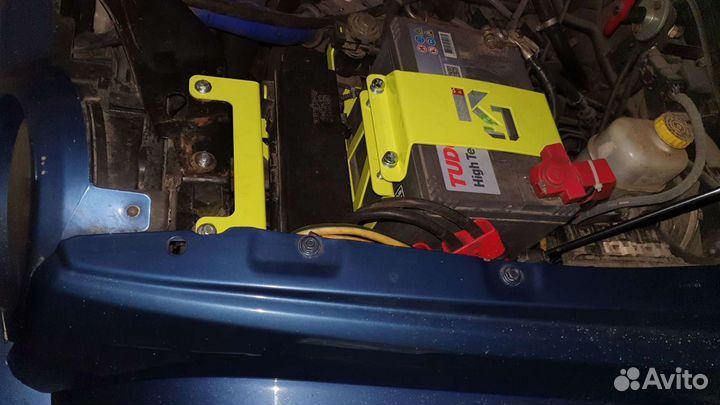 Площадка под аккумулятор Jeep Cherokee/Liberty KJ