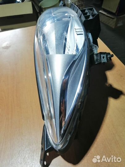 Фара правая Mazda 5 CW 10-16г