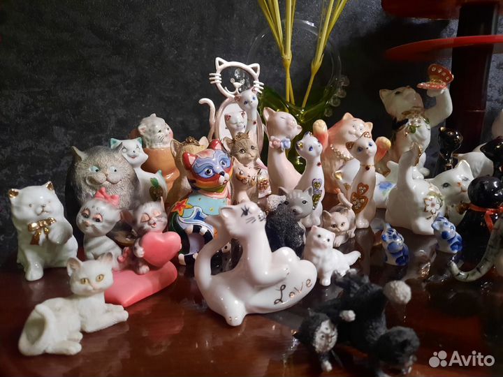 Фарфоровые статуэтки кошки