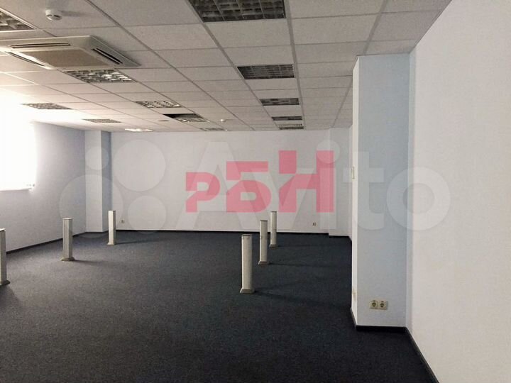 Офис опенспейс + кабинеты с парковкой 600 кв. м