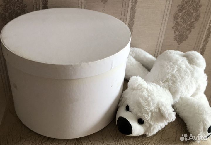 Подарочная картонная круглая коробка