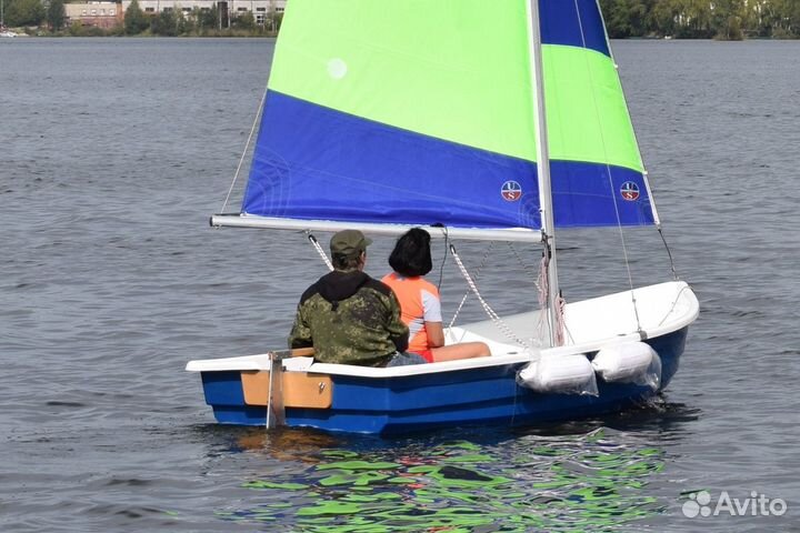 Лодка с парусом Виза Комби - 395