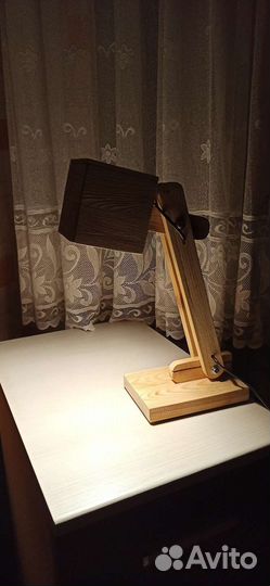 Лампа настольная деревянная