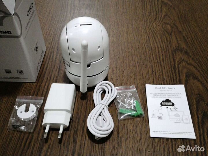 Комнатная поворотная wifi камера