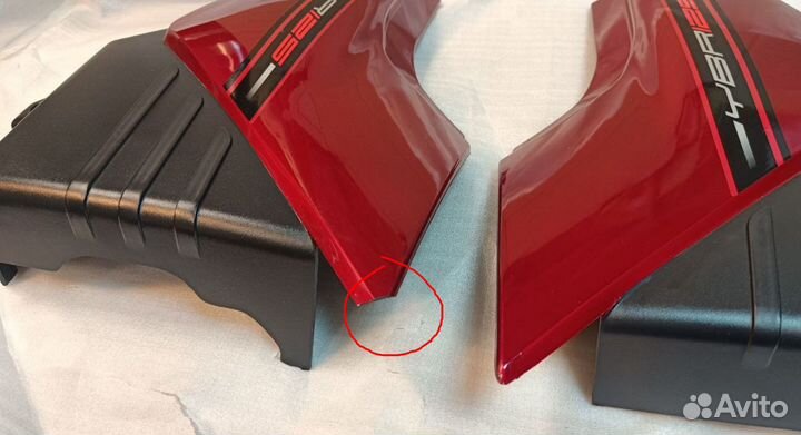 Пластик боковой темно-красный YBR125 2009+