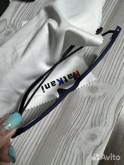 Легкая оправа с дужками из титана