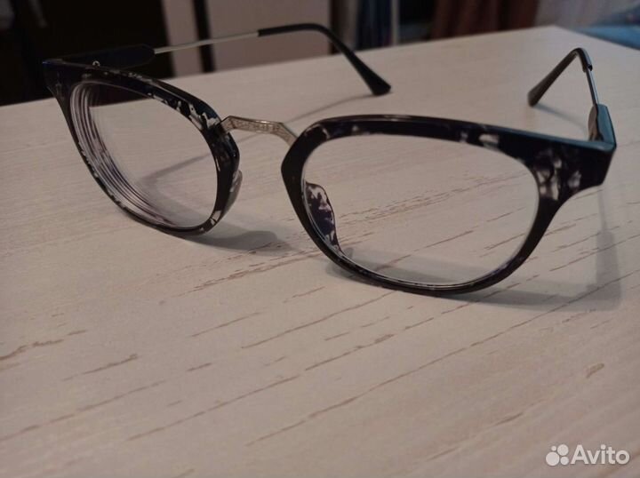 Очки с диоптриями -2,5;-1,5;;-1,25