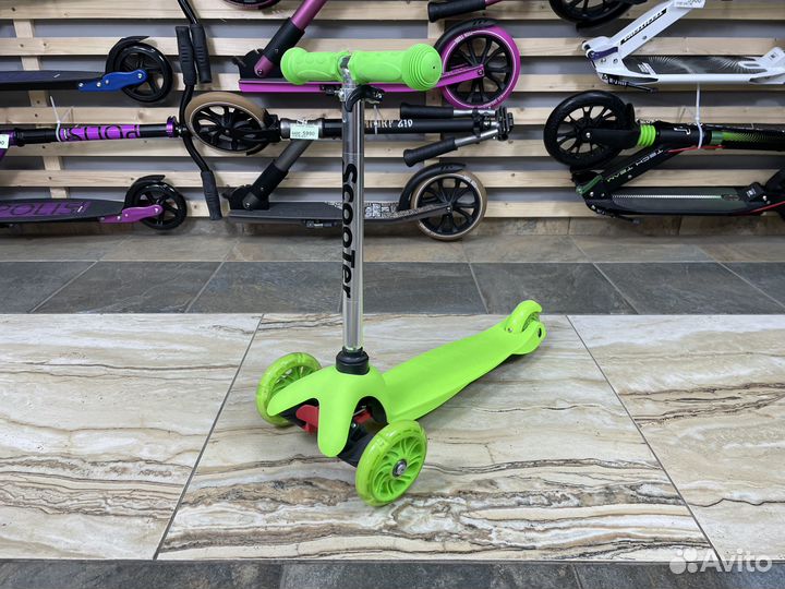 Самокат трехколесный