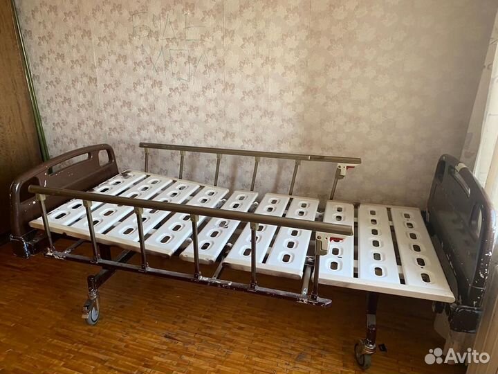 Медицинская кровать для лежачих больных
