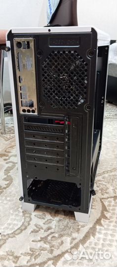 Корпус AeroCool Cylon белый