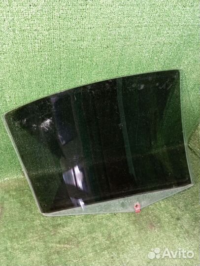Стекло двери задней правой BMW 3 E46
