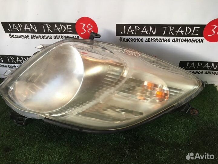 Фара правая Toyota Vitz SCP90 2SZ-FE