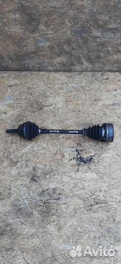 Полуось передняя левая Volkswagen Passat B4 1996