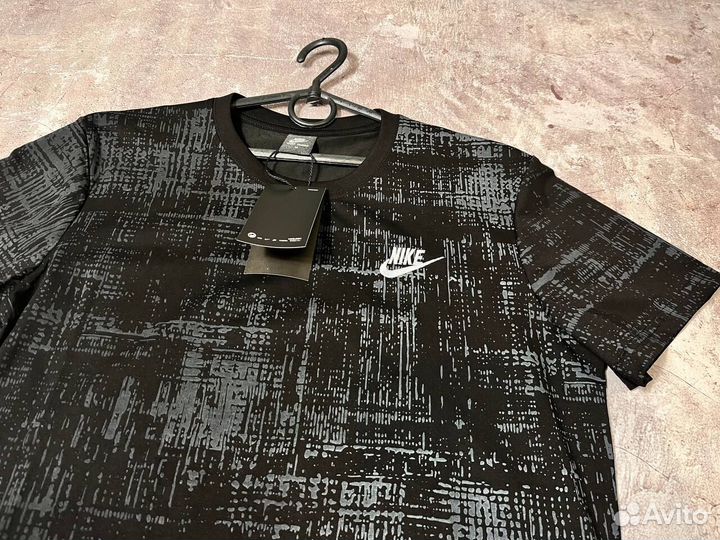 Футболки Nike