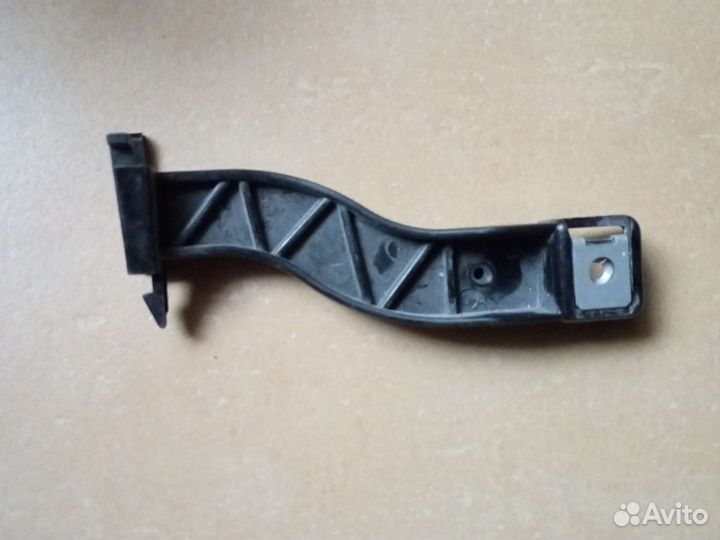 Mersedes E W212 Крепление заднего бампера