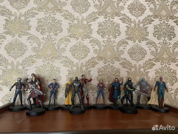 Фигурки и журналы Marvel movie collection