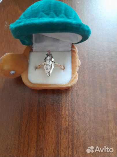 Золотое кольцо с брильянтами