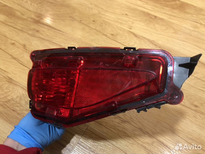 Противотуманный фонарь левый Toyota Fortuner 2