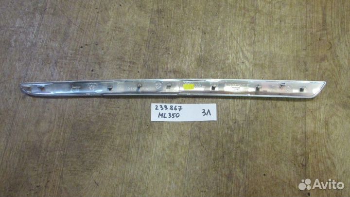 Накладка декоративная обшивки двери задней левой