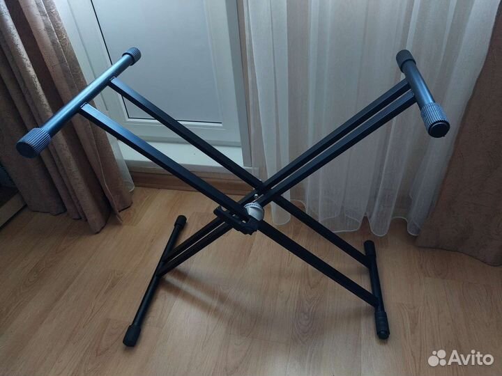 Стойка для синтезатора