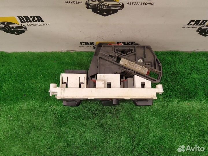 Блок управления климат-контролем Nissan Primera