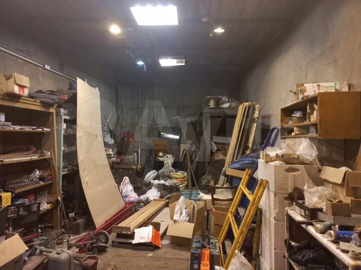 Гараж, > 30 м²