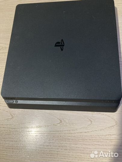 Sony PS4 Slim 1tb + 2 геймпада