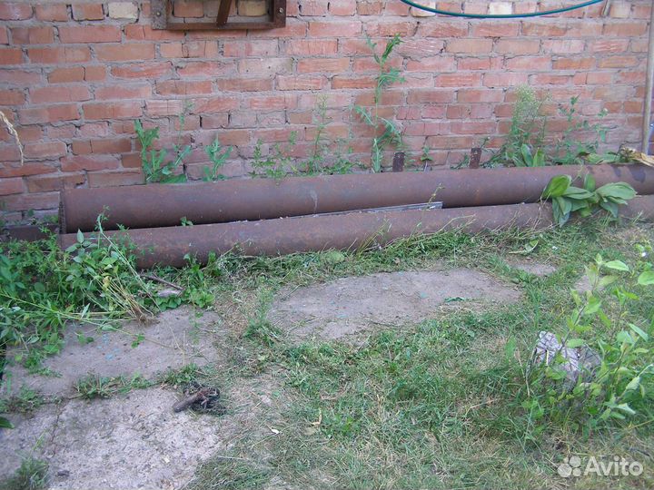 Рельсы ж/д, труба под столбы