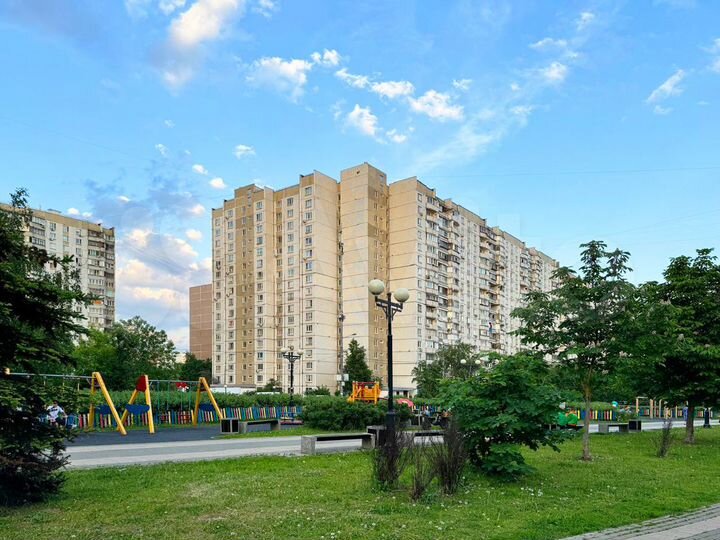 2-к. квартира, 51 м², 4/17 эт.