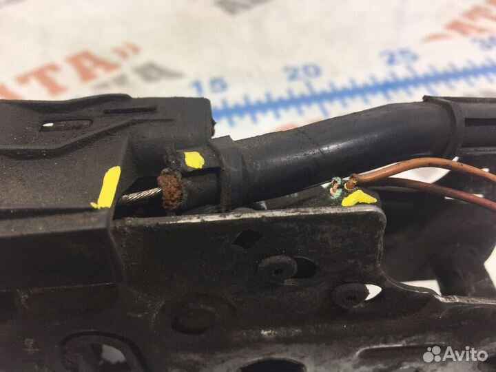 Фольксваген Пассат Замок капота Средний/Центр