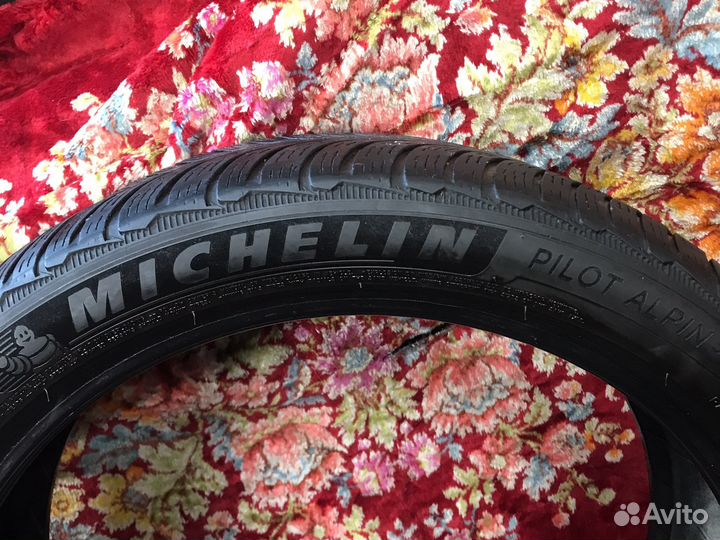 Michelin Pilot Alpin 5 245/40 R19 98V