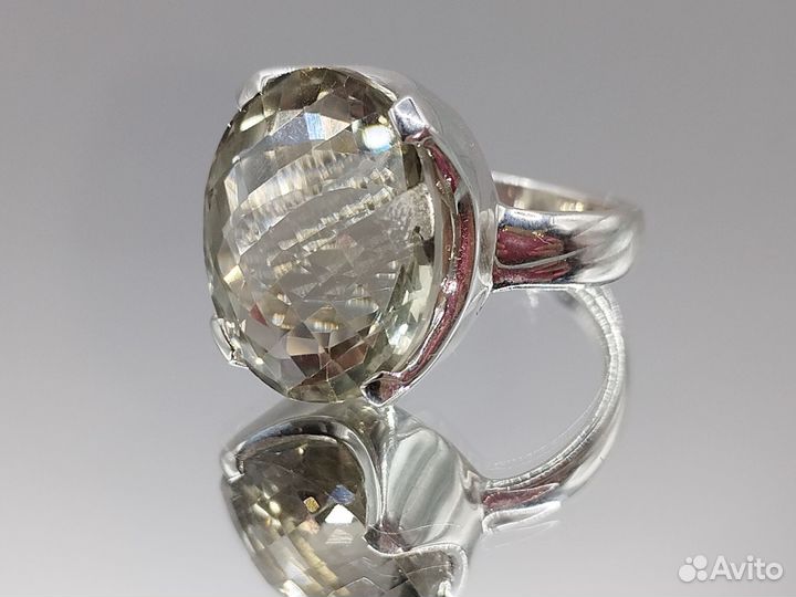 Кольцо с зелёным аметистом празиолит