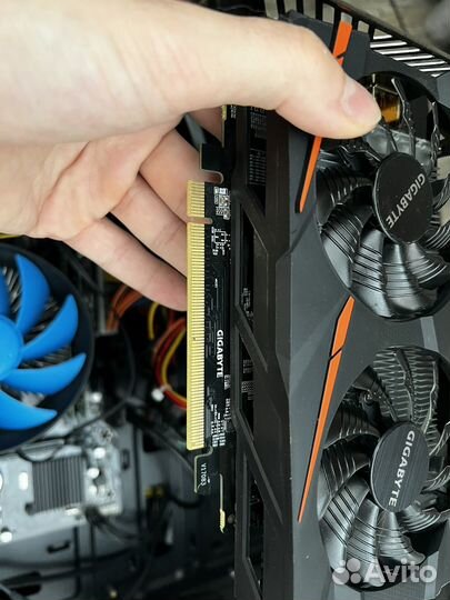 Видеокарта PCI-E Gigabyte AMD Radeon RX 560