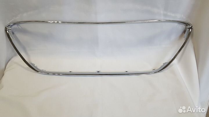 Молдинг решетки в бампер Ford Fiesta 2009-2012 г