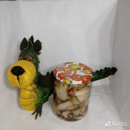 Грибы- валуи маринованные