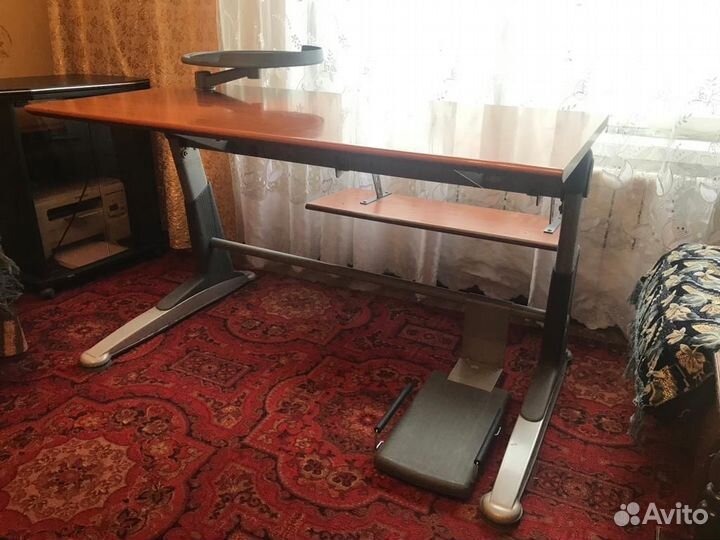 Компьютерный стол