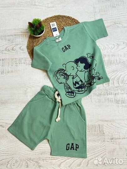 Костюм для мальчика GAP