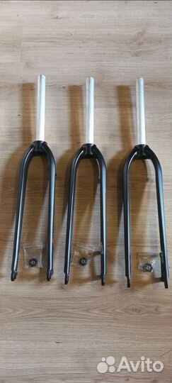 Вилка ригидная (жёсткая) для велосипеда