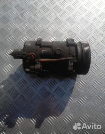 Компрессор кондиционера Ford Maverick 2.0