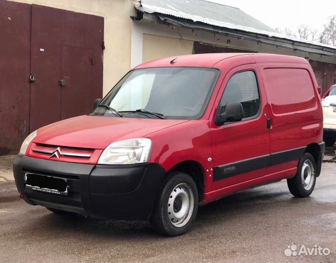Водитель на легковой автомобиль