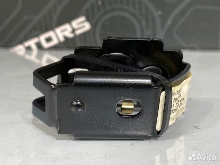 Крепление сетки багажника левое Audi Q7 4L BAR