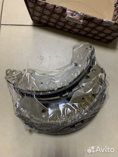 Колодки тормозные задние барабанные Navara D40