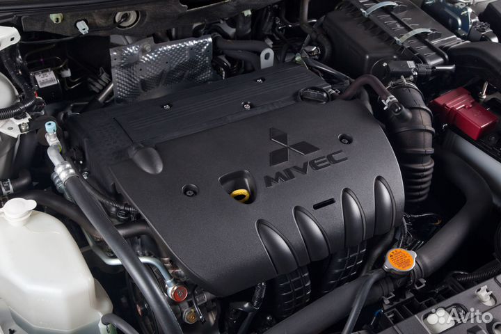 Двигатель 4B12