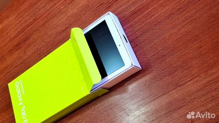 Планшет Samsung Galaxy Tab E SM-T561 8gb