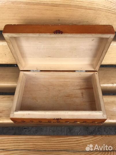 Шкатулка резная деревянная